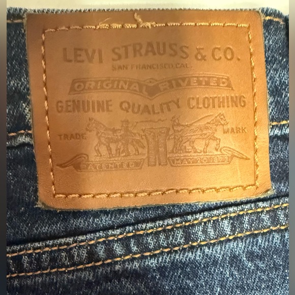 Levi's Women's Wedgie Straight Leg Distressed Jeans - Dark Blue | Sz 29 - Picture 3 of 5